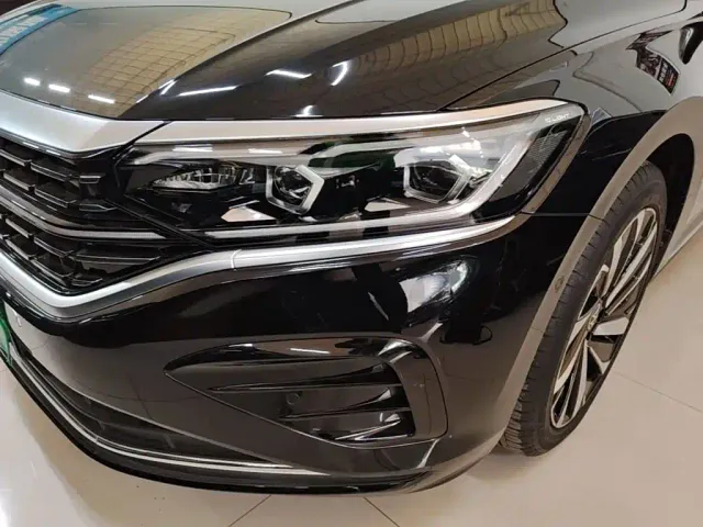 Volkswagen Passat — Фото автомобиля 23