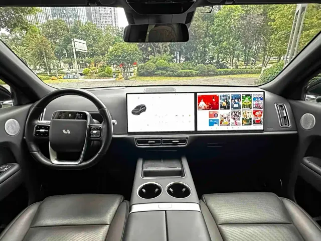 Li Auto L9 — Фото автомобиля 14