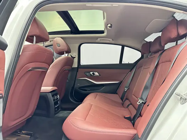 BMW 3 Series — Фото автомобиля 11