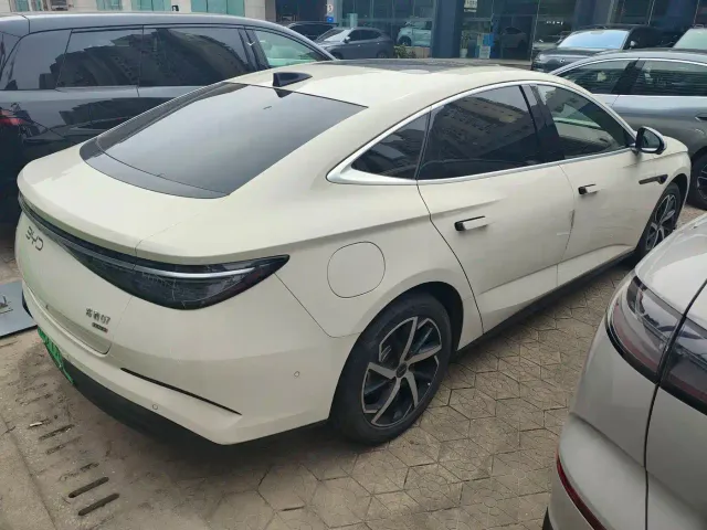 BYD Seal 07 DM-i — Фото автомобиля 14