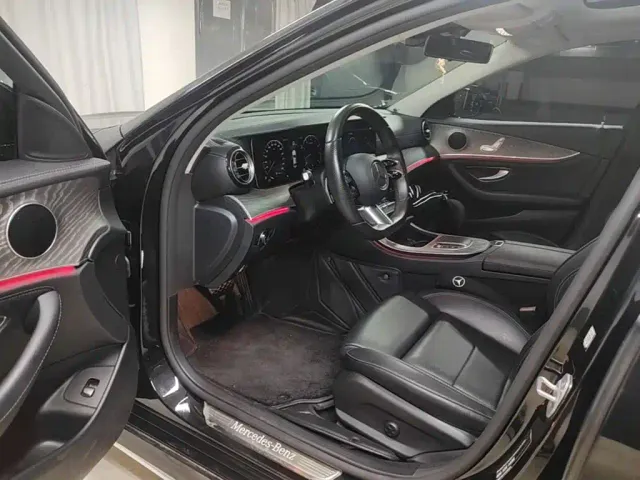 Mercedes-Benz E-Class — Фото автомобиля 15