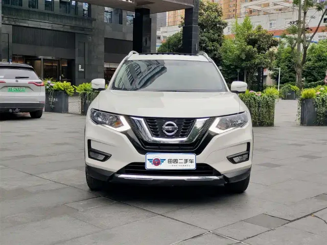 Nissan X-Trail — Фото автомобиля 2