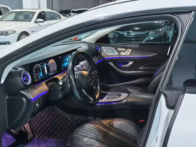 Mercedes-Benz CLS-Class — Фото автомобиля 3