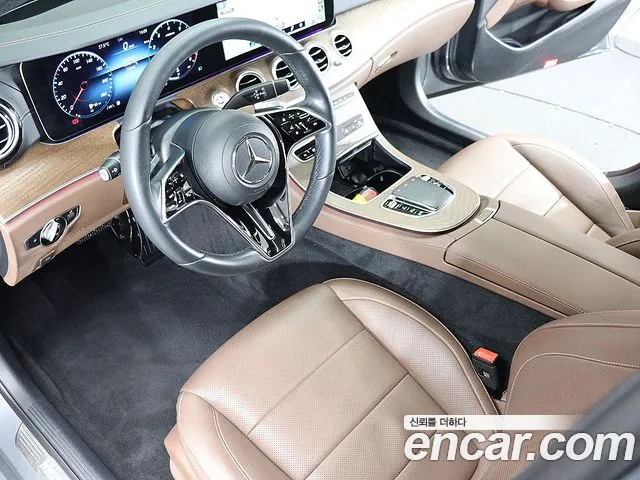 Mercedes-Benz E-Class — Фото автомобиля 7