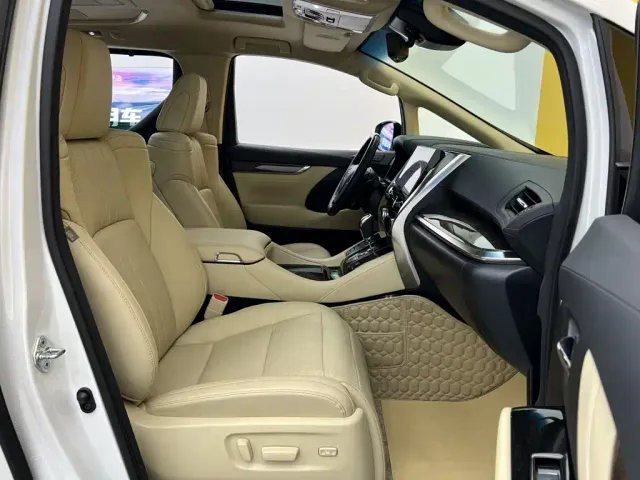 Toyota Alphard — Фото автомобиля 19