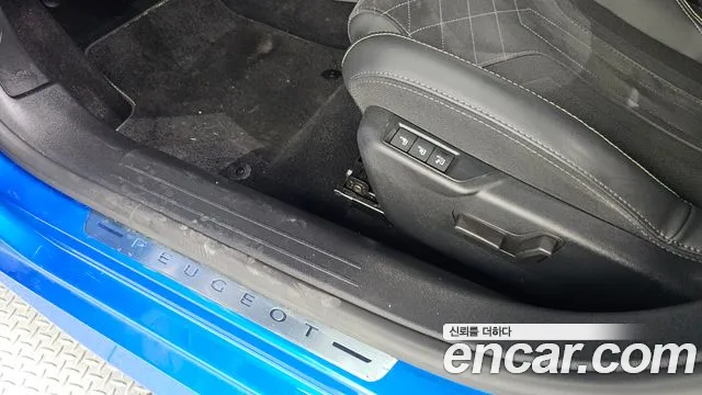 Peugeot 208 — Фото автомобиля 29