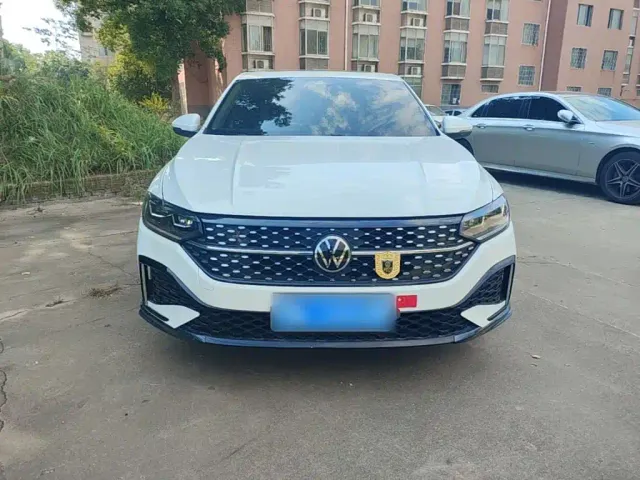 Volkswagen Lavida — Фото автомобиля 2
