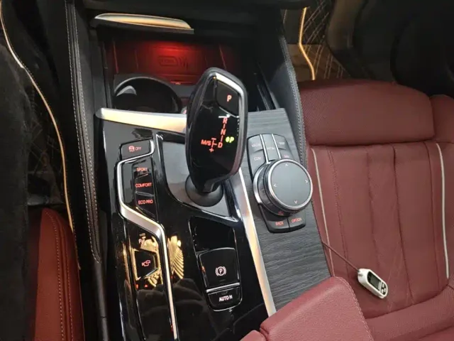 BMW 5 Series — Фото автомобиля 13