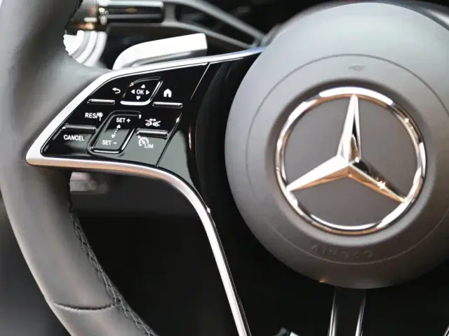 Mercedes-Benz E-Class — Фото автомобиля 17