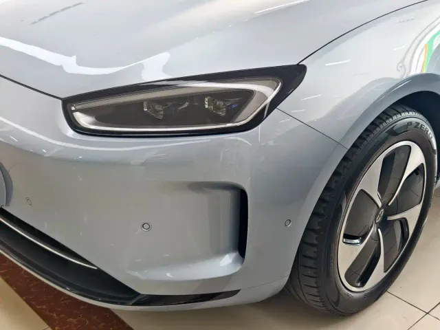 Aito M5 — Фото автомобиля 11