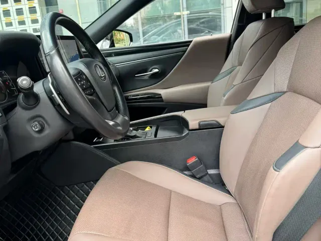 Lexus ES — Фото автомобиля 6