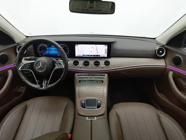Mercedes-Benz E-Class — Фото автомобиля 5