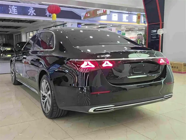Mercedes-Benz E-Class — Фото автомобиля 6