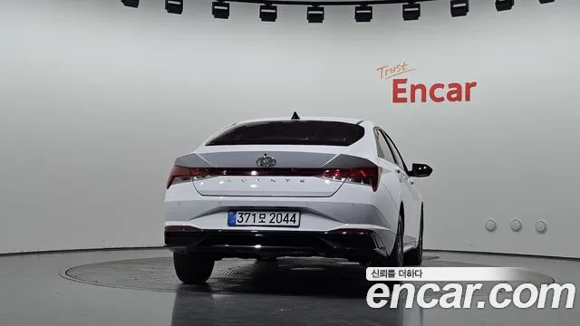 Hyundai Avante CN7 — Фото автомобиля 4