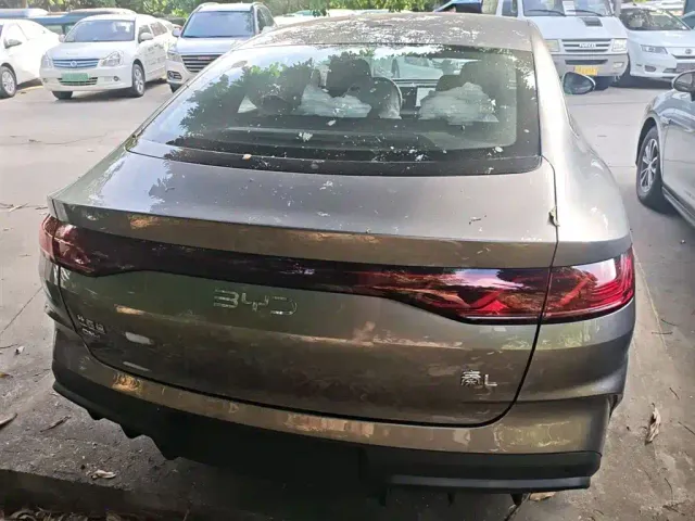 BYD Qin L — Фото автомобиля 5
