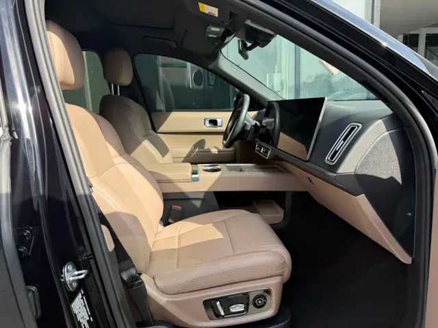 Li Auto L8 — Фото автомобиля 14