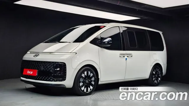 Фотография автомобиля — Hyundai Staria