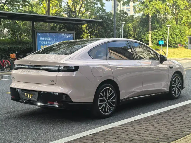 Leapmotor B01 — Фото автомобиля 4