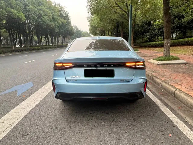 Chery Fulwin A8 — Фото автомобиля 5