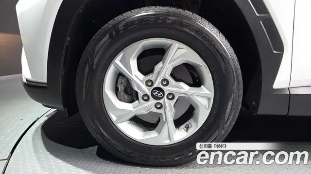 Hyundai Tucson Tucson (NX4) Бензин 1.6 турбо 2WD — Фото автомобиля 5