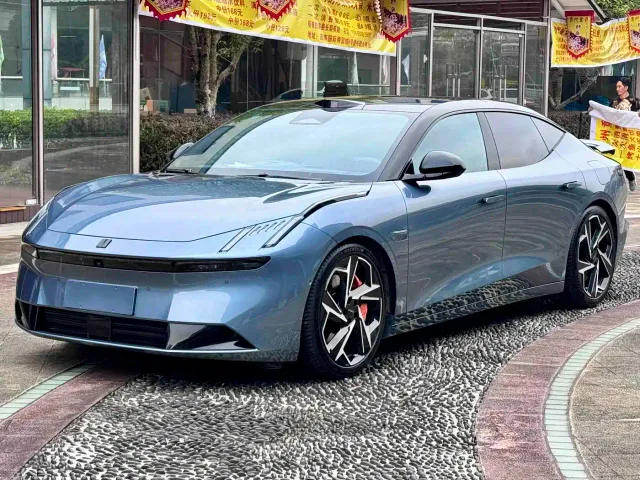 Lynk & Co Z10 — Фото автомобиля 2