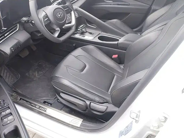 Hyundai Elantra — Фото автомобиля 14