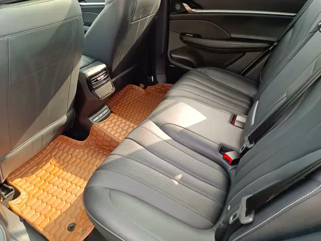 Roewe RX5 Max — Фото автомобиля 5