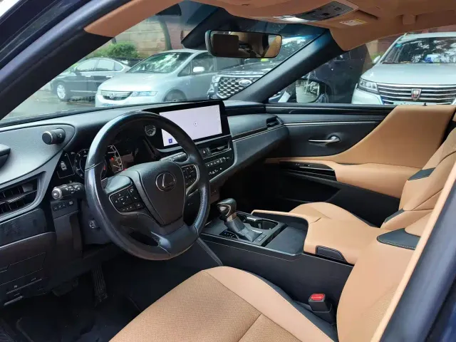 Lexus ES — Фото автомобиля 7