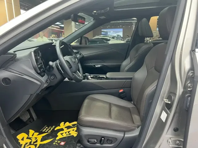 Lexus RX — Фото автомобиля 11