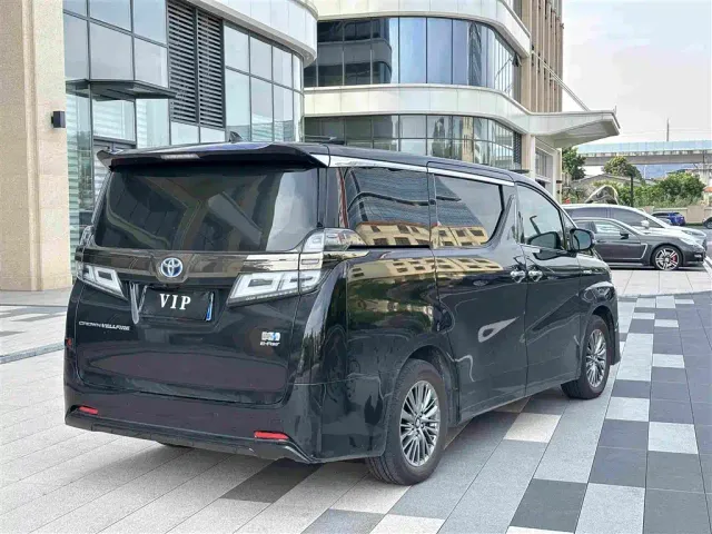 Toyota Vellfire — Фото автомобиля 9