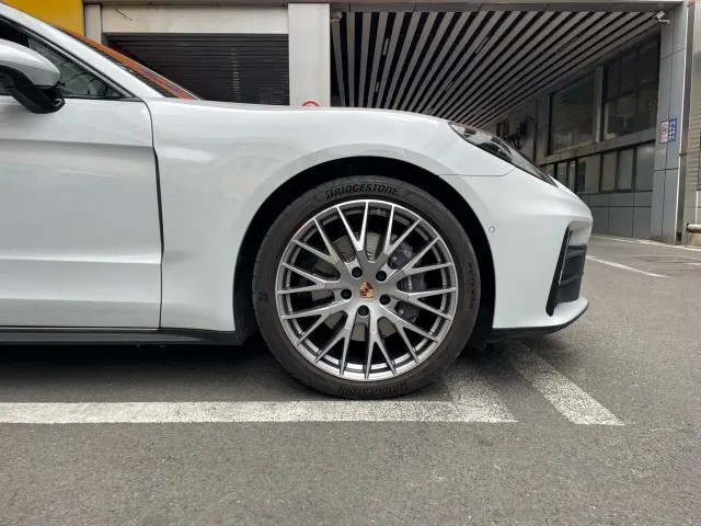 Porsche Panamera — Фото автомобиля 3