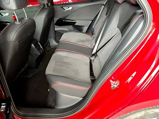 Volkswagen ID.3 — Фото автомобиля 16