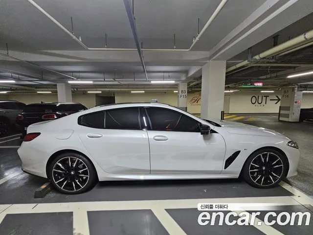 BMW 8 Series G15 — Фото автомобиля 17