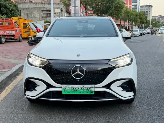 Mercedes-Benz EQE SUV — Фото автомобиля 2