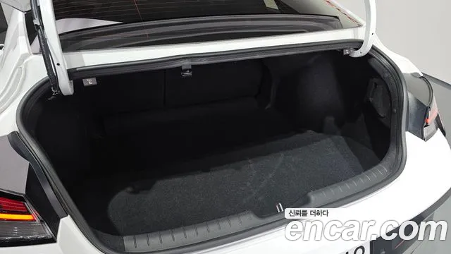 Hyundai Avante CN7 — Фото автомобиля 30