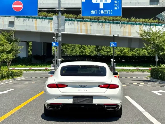 Bentley Continental Plug-in Hybrid — Фото автомобиля 7