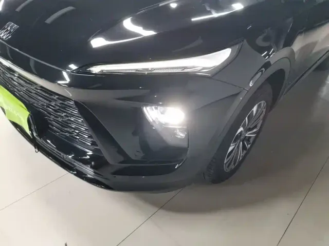 Buick Envision Plus — Фото автомобиля 23