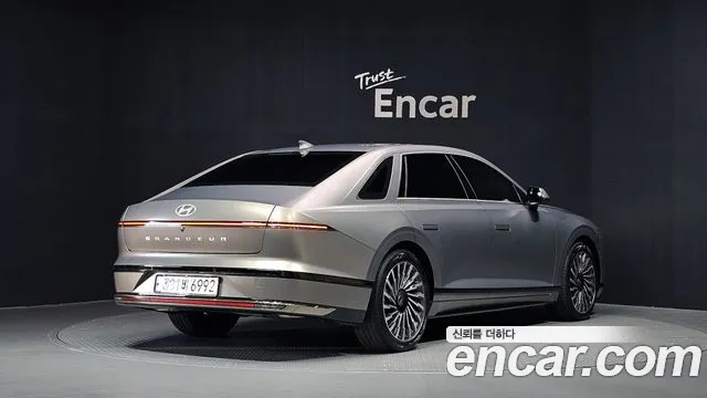 Hyundai Grandeur GN7 — Фото автомобиля 2