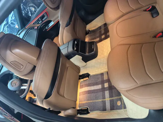 Mercedes-Benz E-Class — Фото автомобиля 15