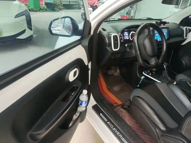 Roewe Clever — Фото автомобиля 15