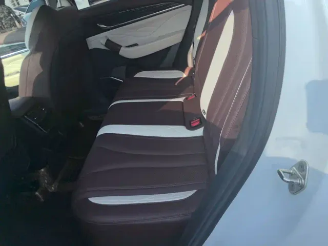 Geely Xingyue L — Фото автомобиля 12