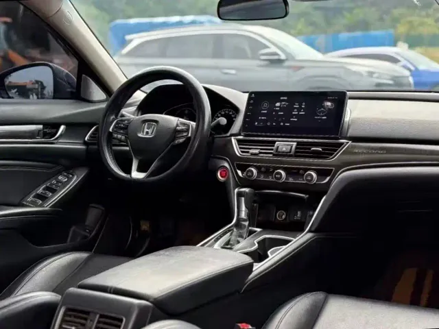 Honda Accord — Фото автомобиля 9