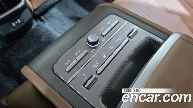 Hyundai Grandeur Grandeur (GN7) 2.5 Бензин 2WD — Фото автомобиля 17