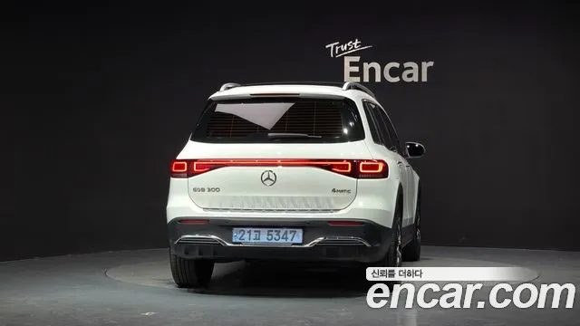Mercedes-Benz EQB — Фото автомобиля 4