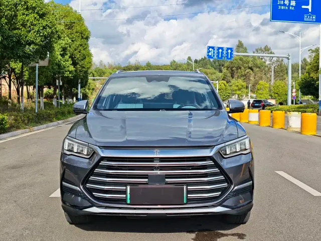 BYD Song Pro — Фото автомобиля 2