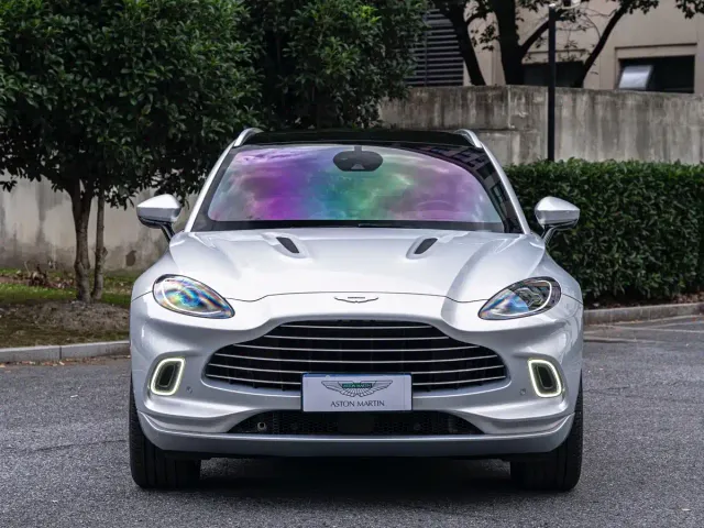 Aston Martin DBX — Фото автомобиля 2