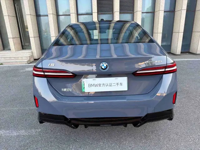 BMW i5 — Фото автомобиля 3