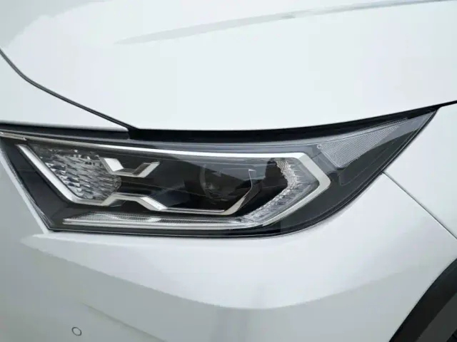 Toyota RAV4 — Фото автомобиля 12
