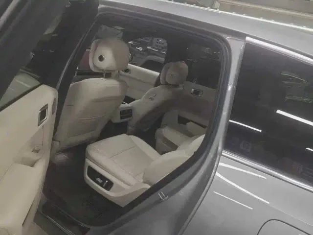 Li Auto L8 — Фото автомобиля 3