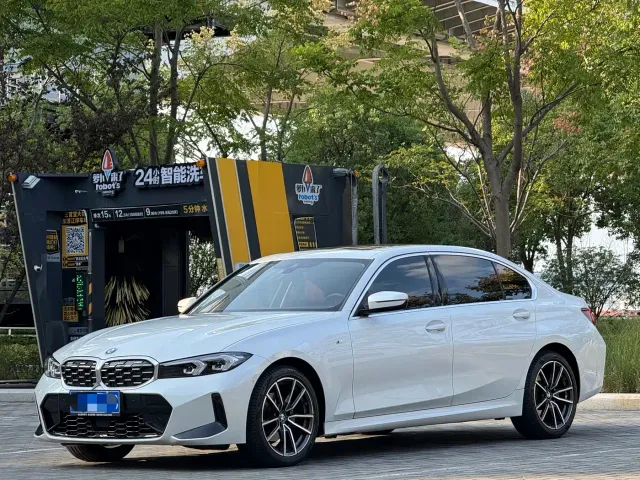 Фотография автомобиля — BMW 3 Series